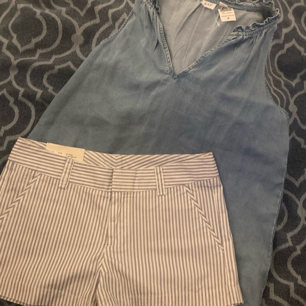 Women’s BNWT UNIQLO Shorts and Gap shirt bundle sz 6/S/M